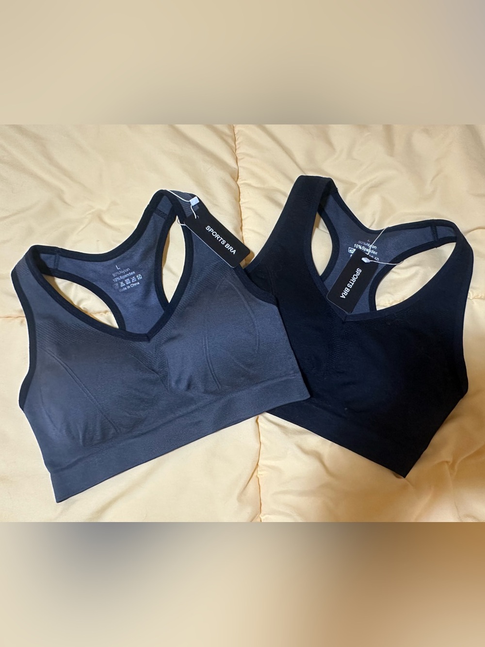 Seamless Racerback Sports Bras - Black and Dark Gray